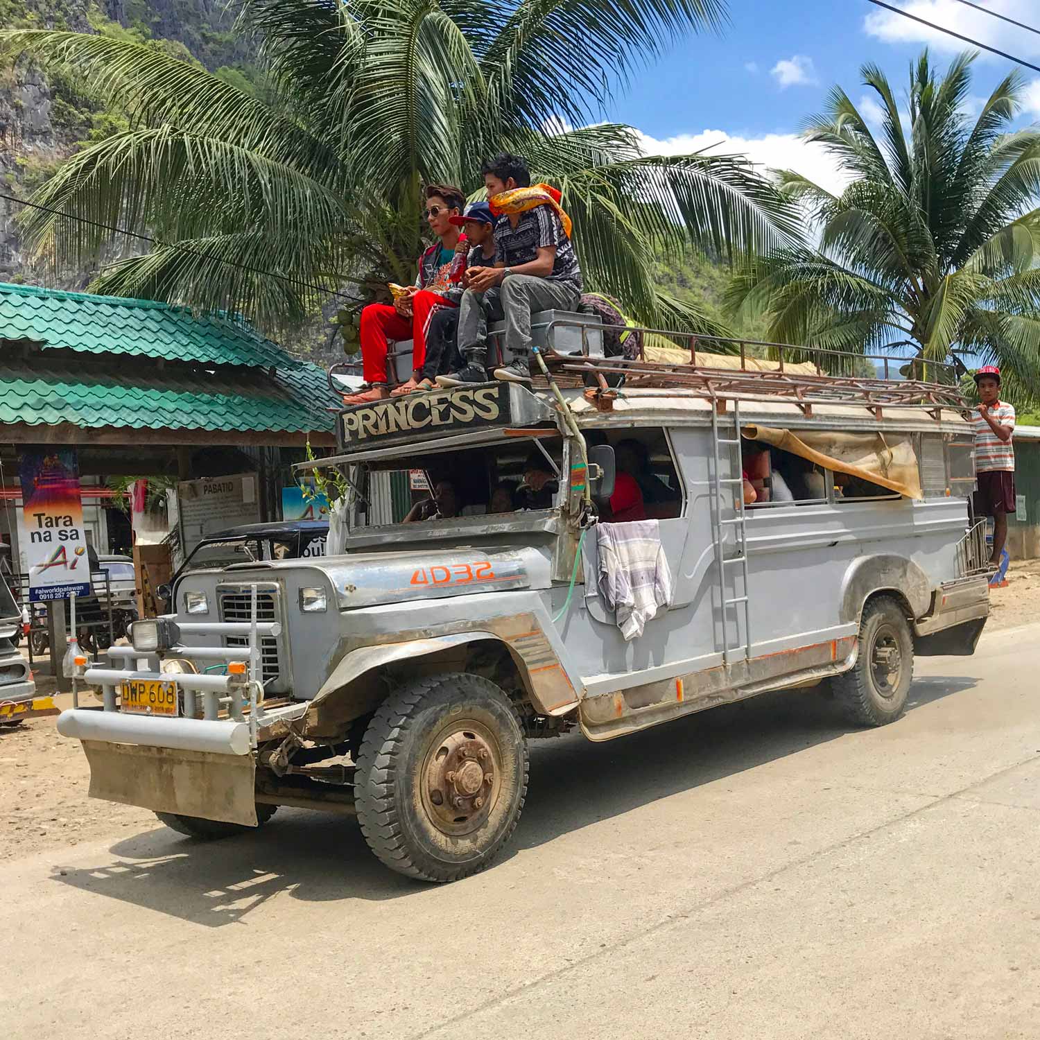 El-Nido-Djeepny